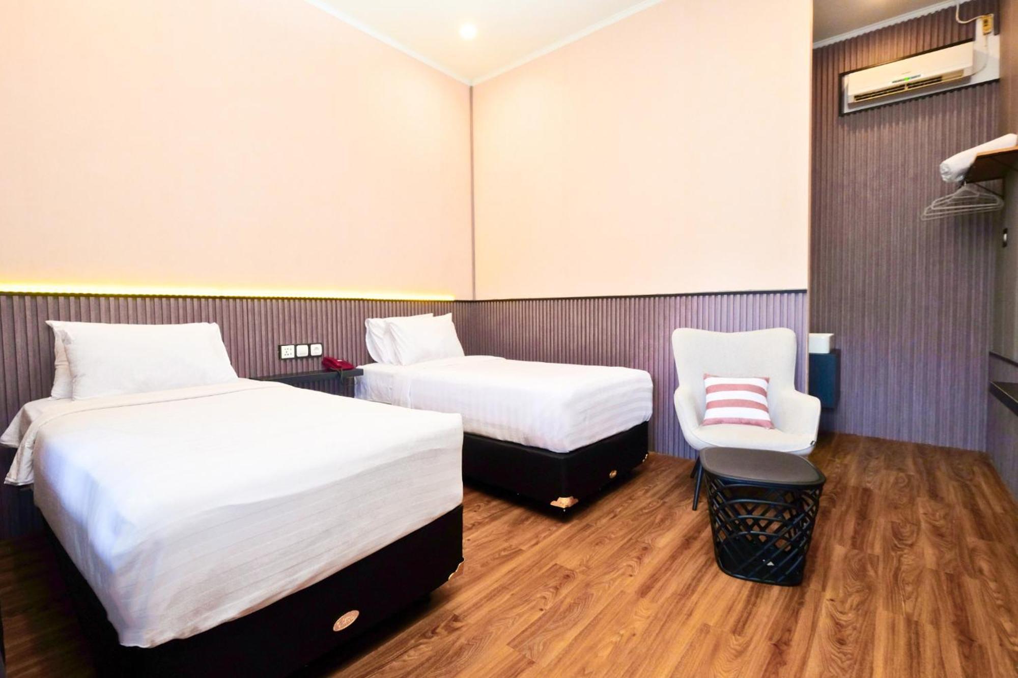 Berlian Abadi Hotel By Sinergi Banyuwangi  Zewnętrze zdjęcie