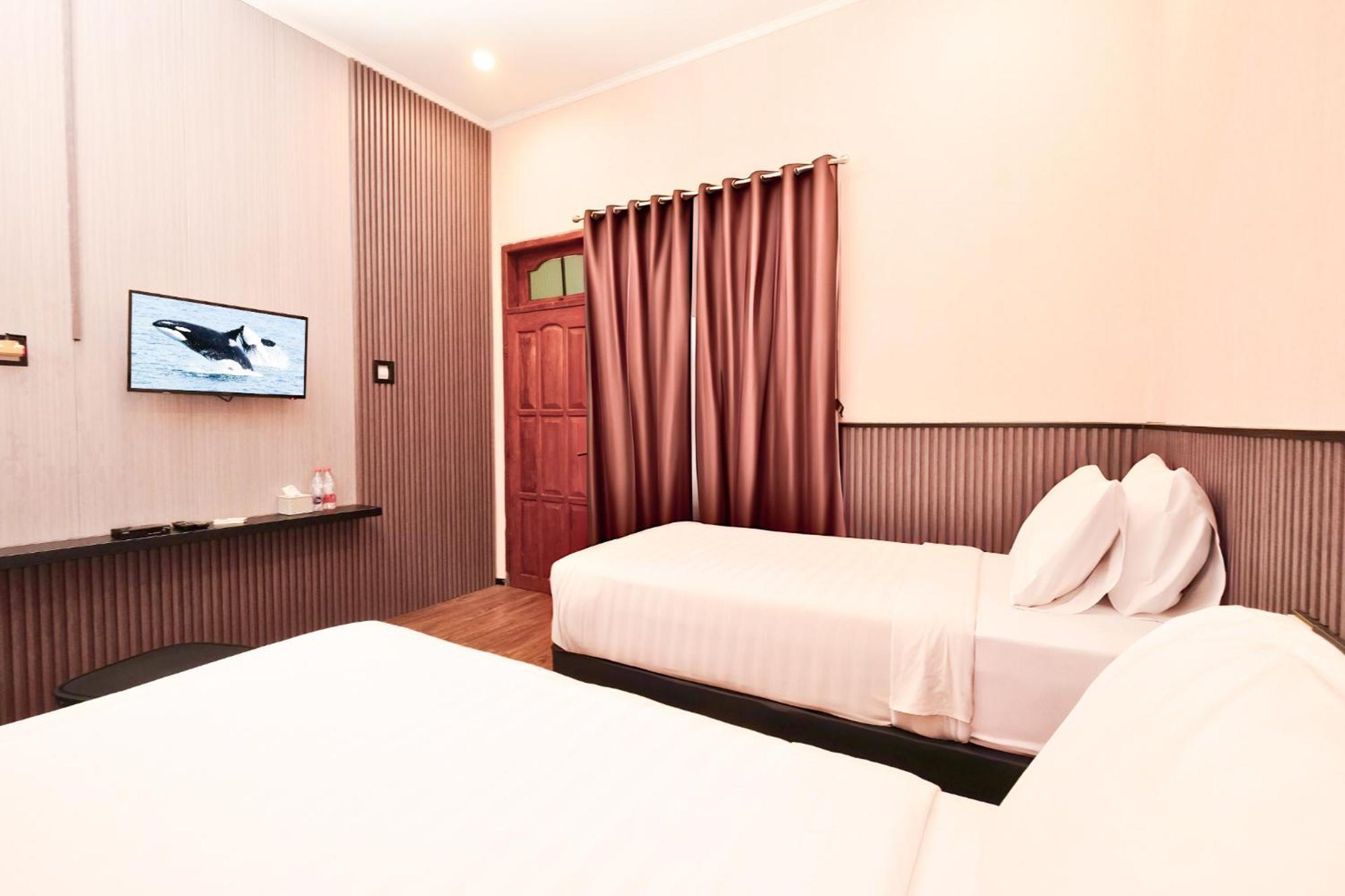 Berlian Abadi Hotel By Sinergi Banyuwangi  Zewnętrze zdjęcie