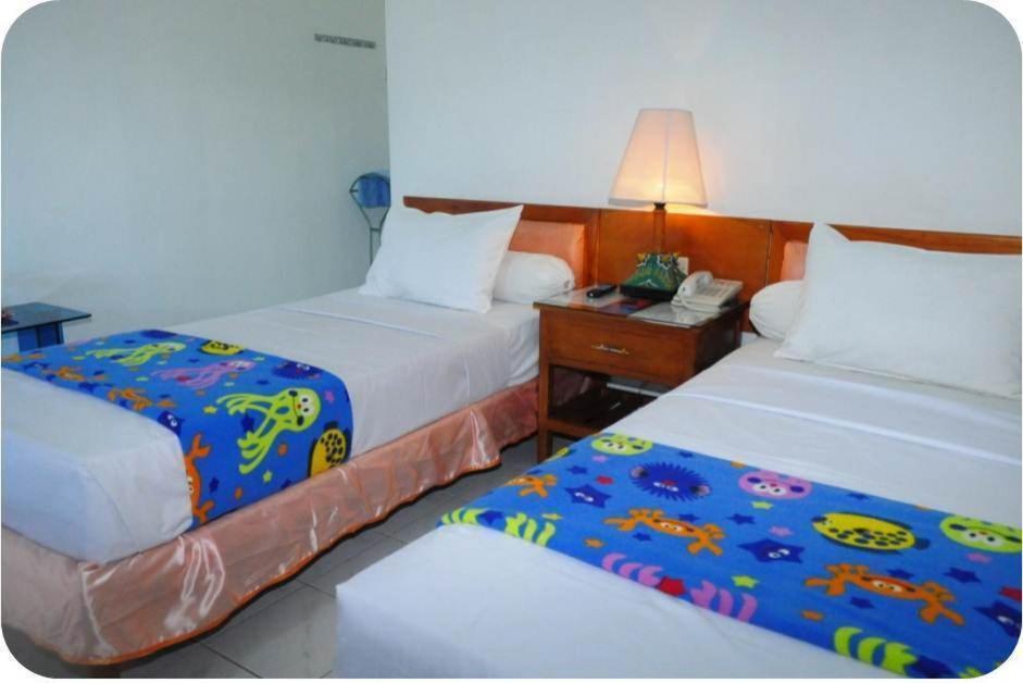 Berlian Abadi Hotel By Sinergi Banyuwangi  Pokój zdjęcie
