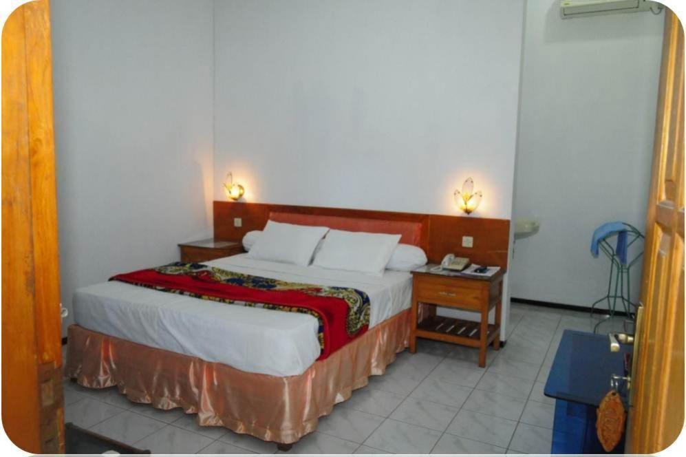 Berlian Abadi Hotel By Sinergi Banyuwangi  Pokój zdjęcie