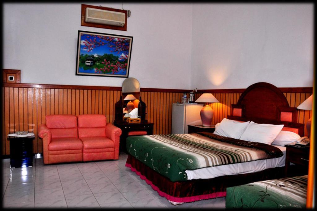 Berlian Abadi Hotel By Sinergi Banyuwangi  Pokój zdjęcie